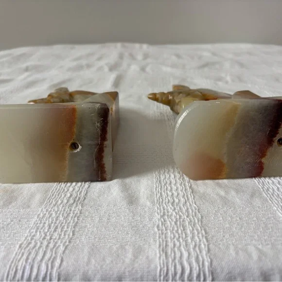 Elegant Brown and Cream Onyx Unicorn Head Bookends